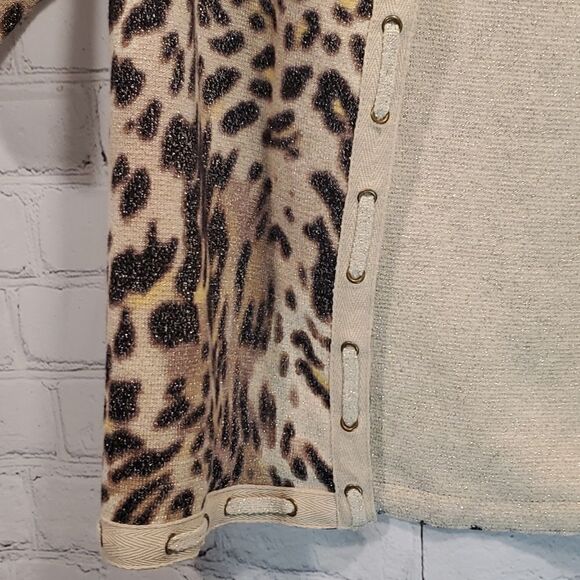 Chico's animal print shiny short sleeve cardigan - Picture 2 of 5